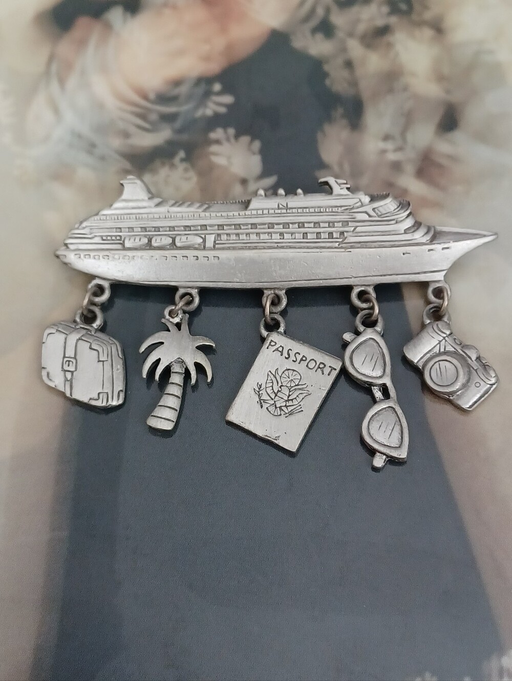 Vintage JJ Cruise Ship Brooch 🛳🛂